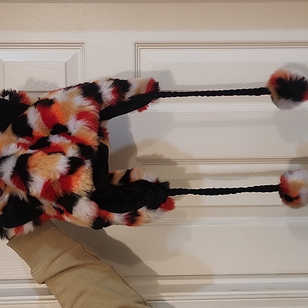 Rave+Roar,Red,Orange,Black,White